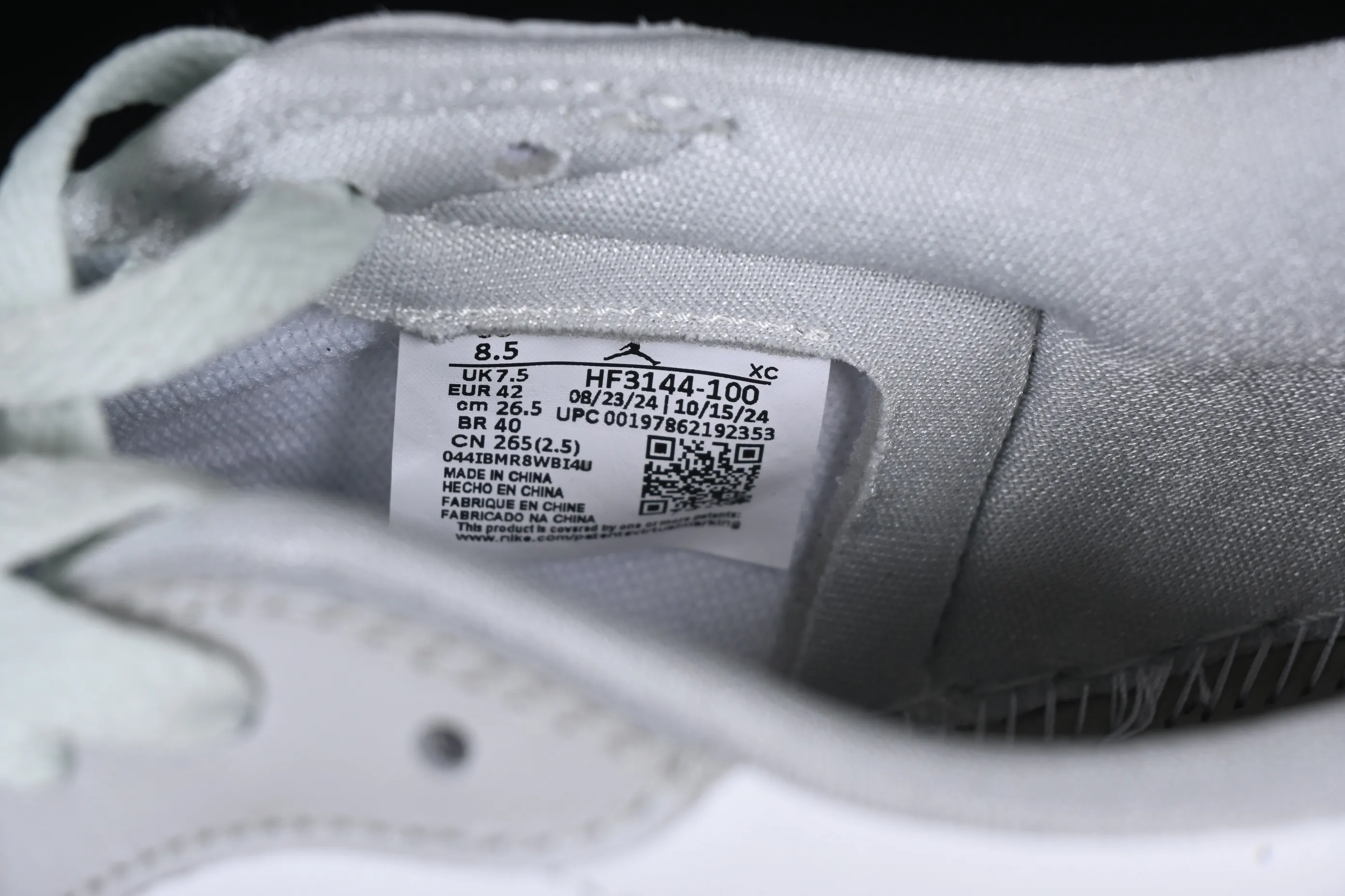All Categories Air Jordan Jordan Series Basketball Shoes Air Jordan 1 Low G Version Pure Original Air Jordan 1 Low OG "CNY" AJ1 Joe 1 Year of the Snake Limited Silver Snake Low-top Retro Basketball Shoes HF3144-100